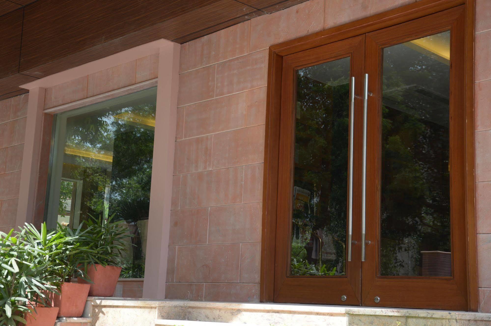 Connaught Royale Delhi Hotel Nova Deli Exterior foto