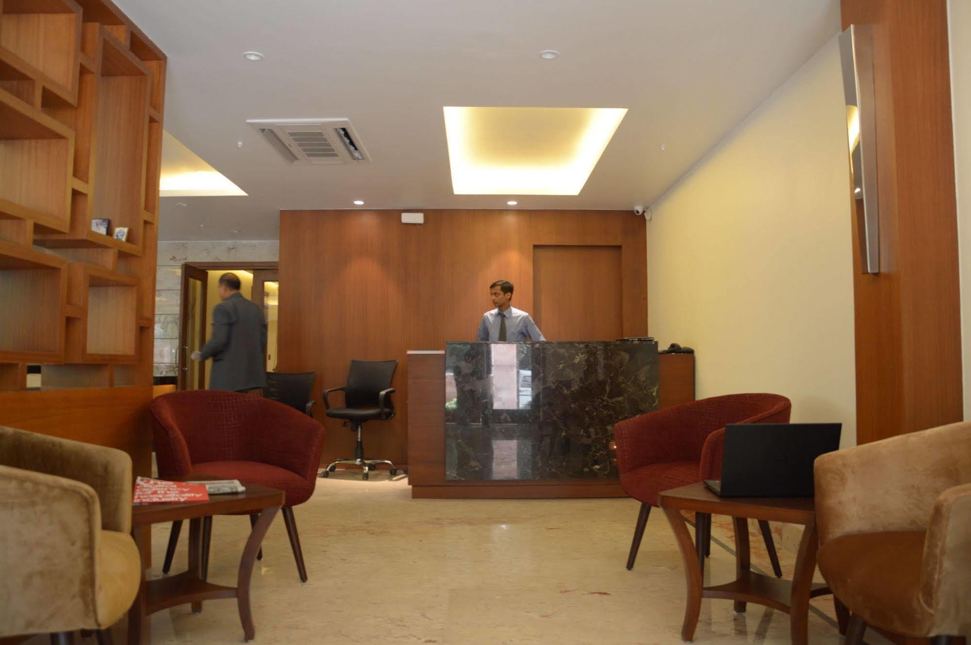 Connaught Royale Delhi Hotel Nova Deli Exterior foto